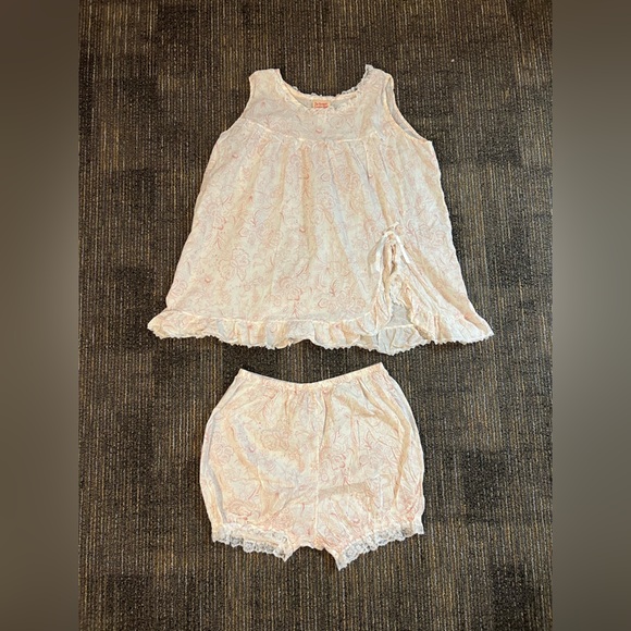 the vermont country store Other - Vintage Cream and Pink Top and Shorts Set